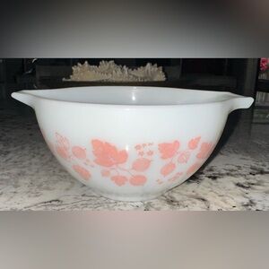 Vintage Pyrex Pink Gooseberry Cinderella Mixing Bowl 441